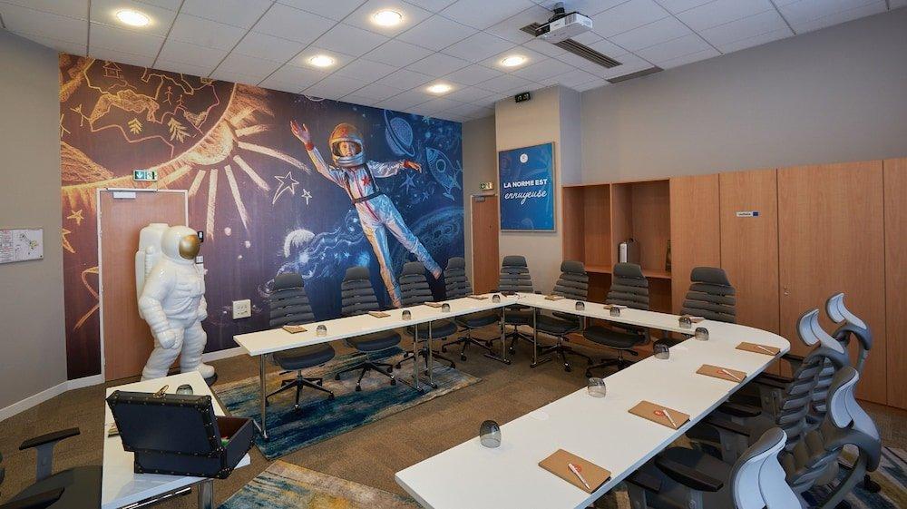 ホテル ベスト ウェスタン プラス パリ ヴァル ド ビエヴ サクレー エクステリア 写真